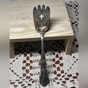 Replacement 1847 Rogers Bros “Heritage” silverplate pierced serving fork